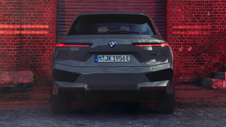 بامو iX M60 رونمایی شد؛ اولین کراساوور برقی با نشان M